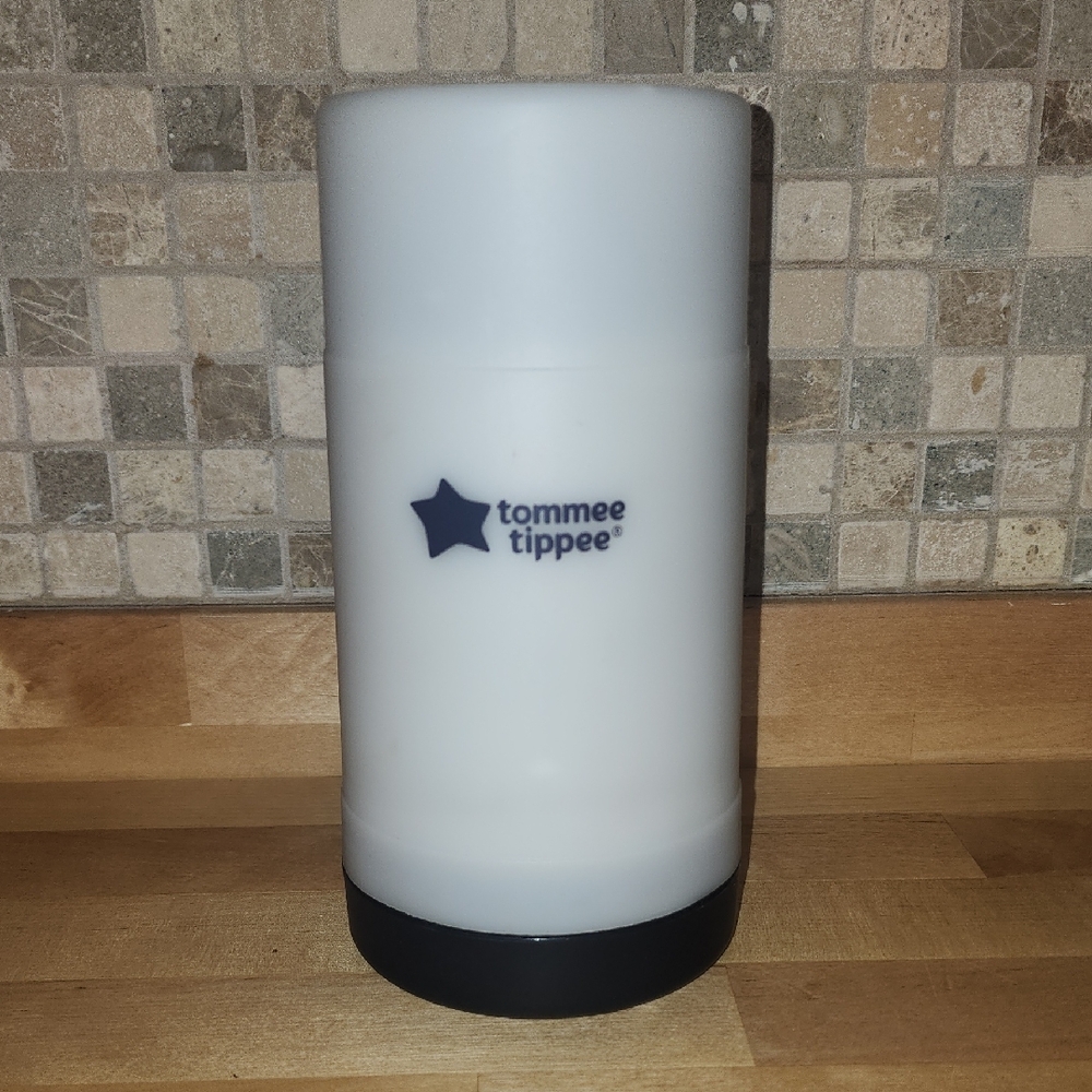 White and Black Insulated Bottle Warmer
